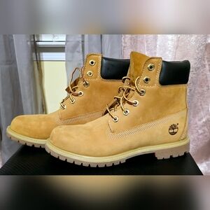 Timberland Women's Premium Wheat Boots Size 9.5